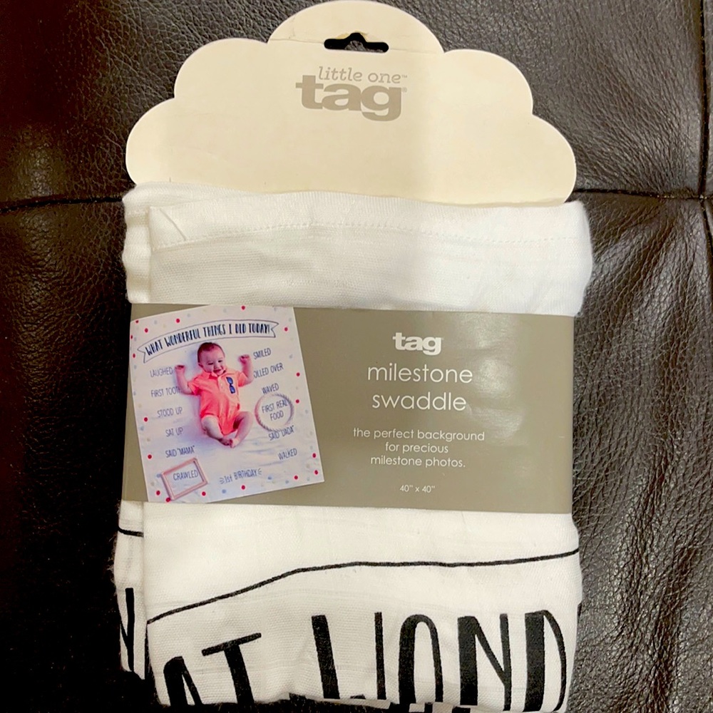 Baby milestone swaddle / blanket